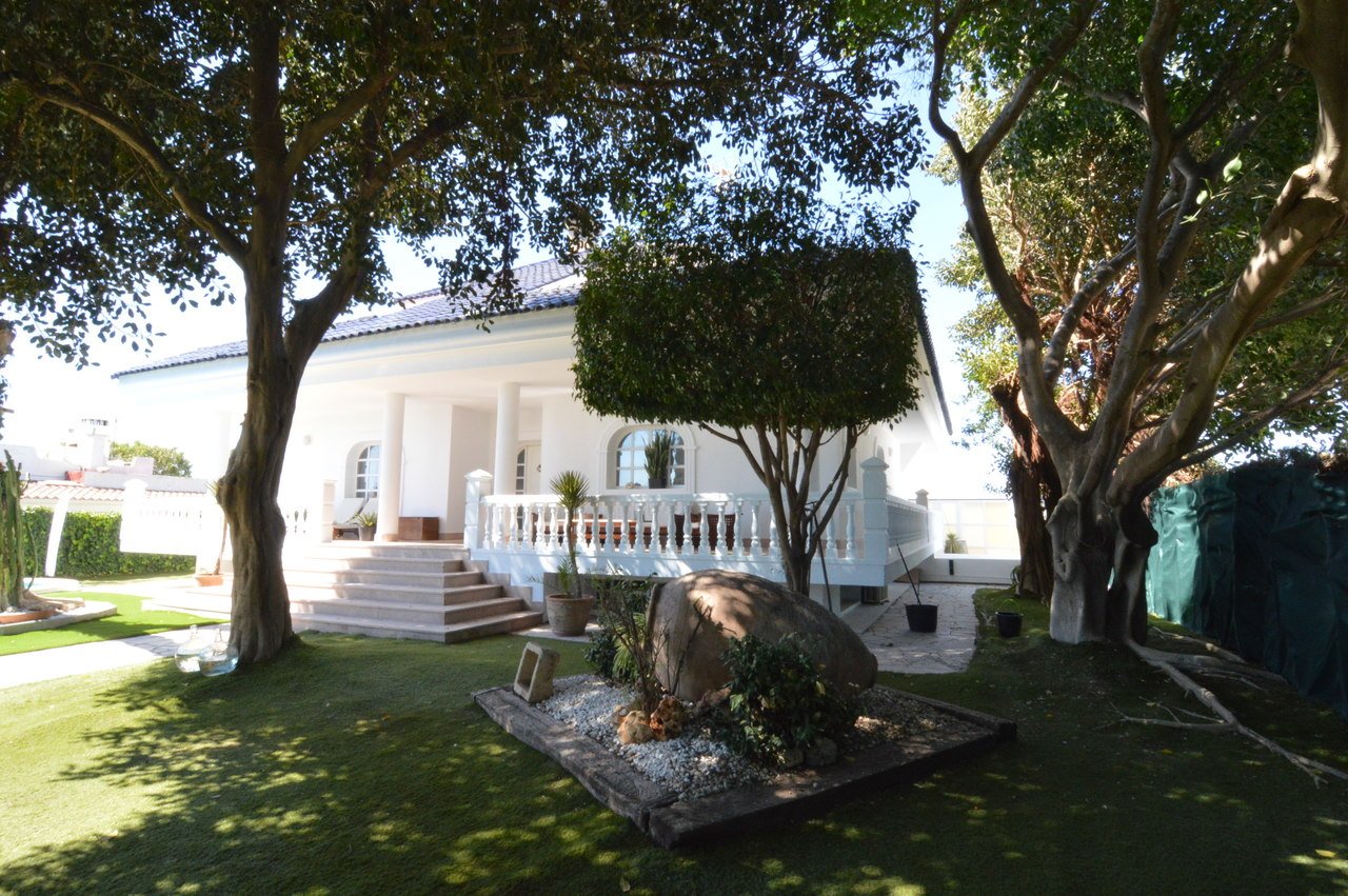 Villa en Torrevieja, Alicante, España 4 dormitorios, 520 m2 No. 115965