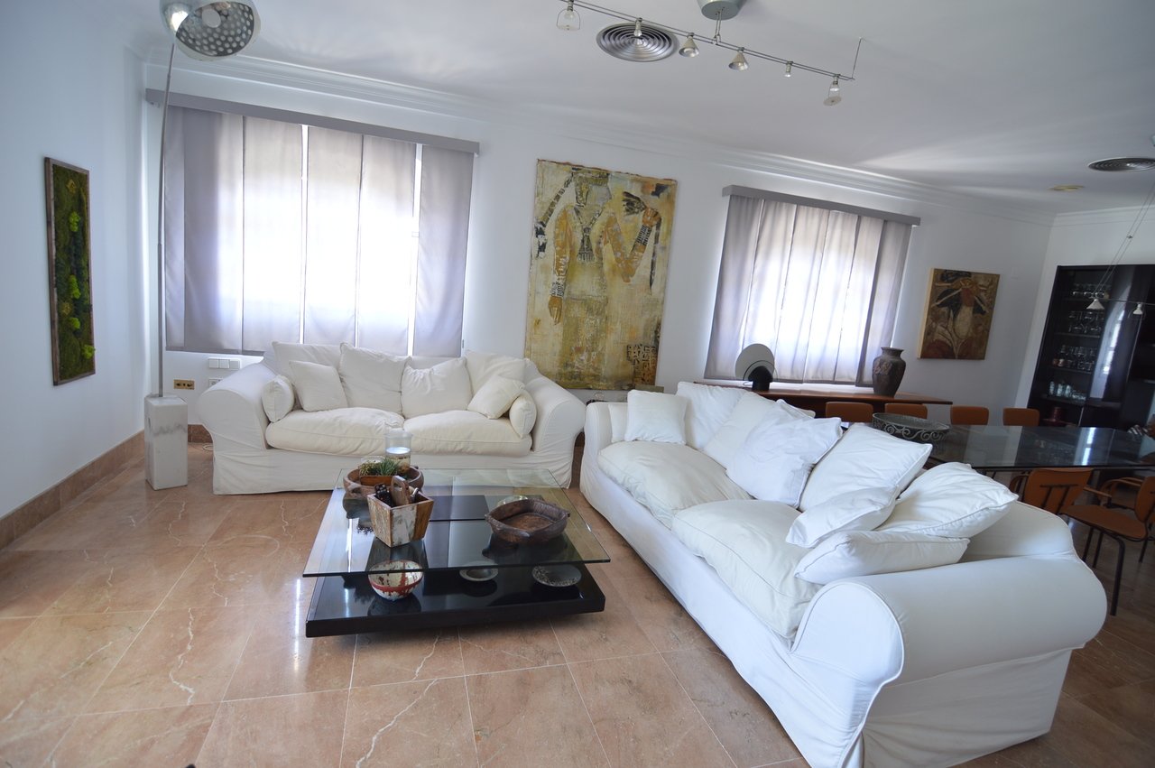 Villa en Torrevieja, Alicante, España 4 dormitorios, 520 m2 No. 115965