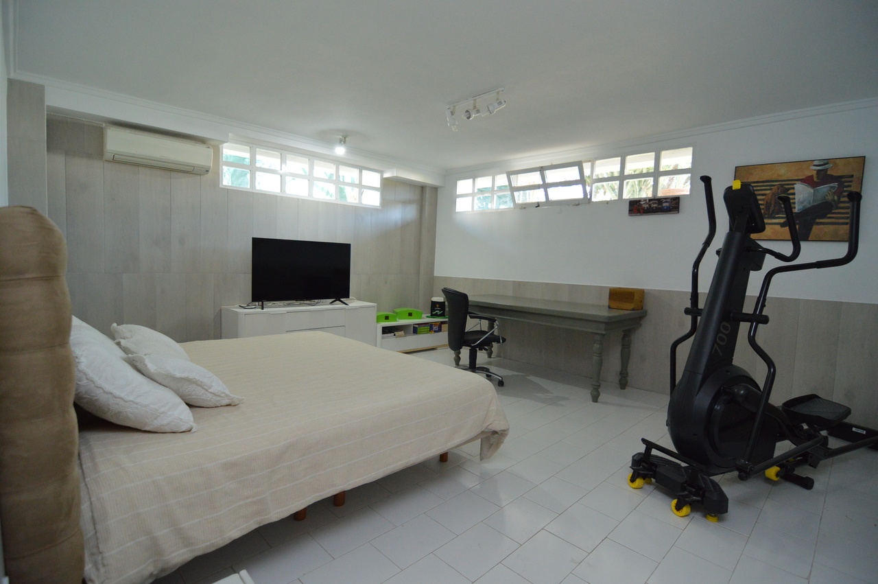 Villa en Torrevieja, Alicante, España 4 dormitorios, 520 m2 No. 115965