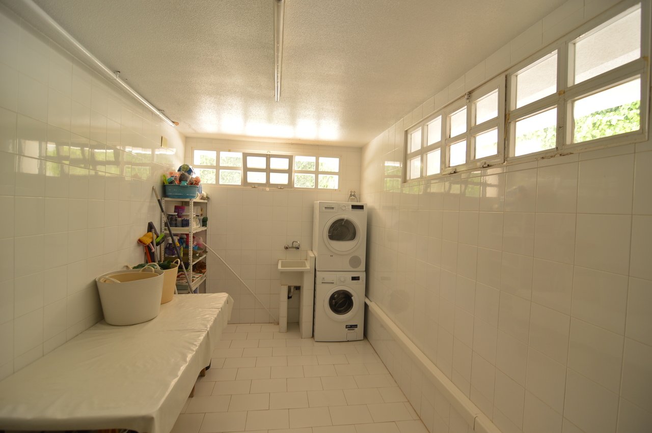 Villa en Torrevieja, Alicante, España 4 dormitorios, 520 m2 No. 115965