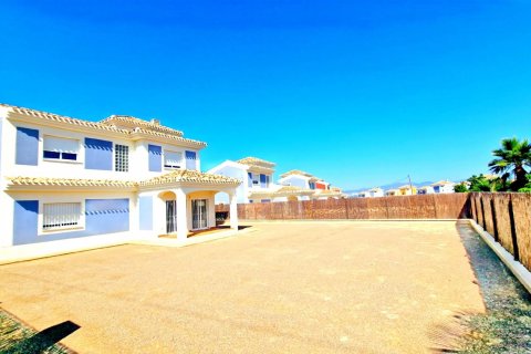 Villa till salu Lorca, Murcia, Spanien 3 sovrum, 141 kvm. Nr. 115879 - foto 16