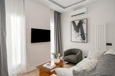 Apartment for sale Madrid, Spain 3 bedrooms, 96 sq.m. No. 90127 - photo 4