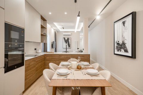 Apartment for sale Madrid, Spain 3 bedrooms, 96 sq.m. No. 90127 - photo 3