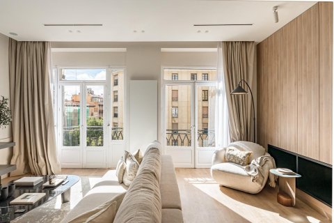 Huoneisto myytävänä Madrid, Espanja, 2 makuuhuonetta, 125 m2 No. 90126 - kuva 3