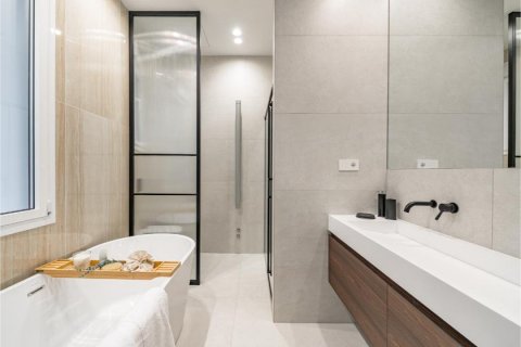 Huoneisto myytävänä Madrid, Espanja, 2 makuuhuonetta, 125 m2 No. 90126 - kuva 10