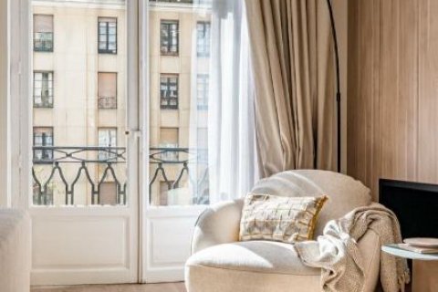 Huoneisto myytävänä Madrid, Espanja, 2 makuuhuonetta, 125 m2 No. 90126 - kuva 4
