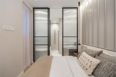 Huoneisto myytävänä Madrid, Espanja, 2 makuuhuonetta, 125 m2 No. 90126 - kuva 8