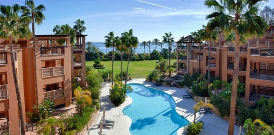 Apartment San Pedro de Alcantara, Malaga, Spain 3 bedrooms, 196 sq.m. No. 21747