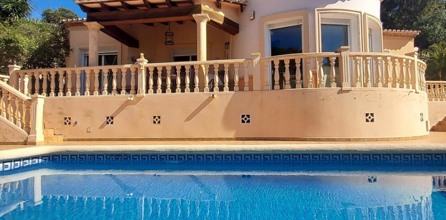 House Javea, Alicante, Spain 4 bedrooms, 170 sq.m. No. 93845