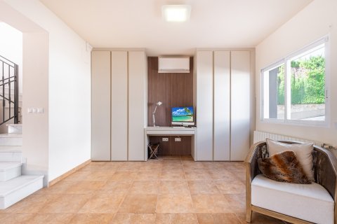 Продажа виллы в Бенидорм, Аликанте, Испания 4 спальни, 379м2 №118839 - фото 13