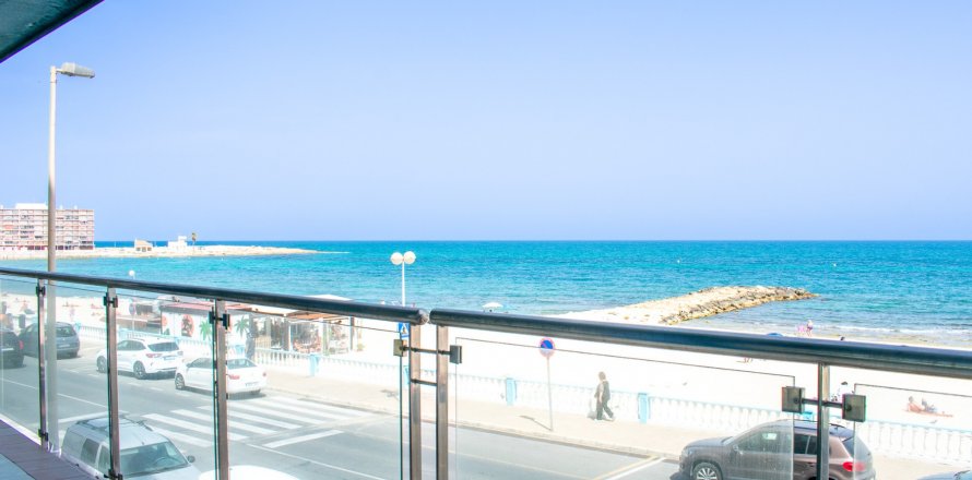 Apartment Torrevieja, Alicante, Espagne 4 chambres, 133 m2 No. 118850