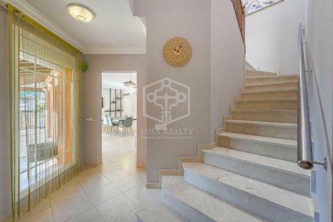 Villa for sale Arona, Tenerife, Spain 4 bedrooms, 350 sq.m. No. 111072 - photo 16