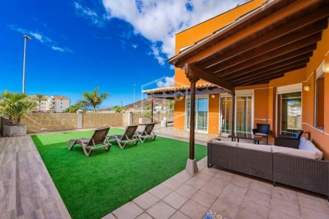 Villa for sale Arona, Tenerife, Spain 4 bedrooms, 350 sq.m. No. 111072 - photo 2