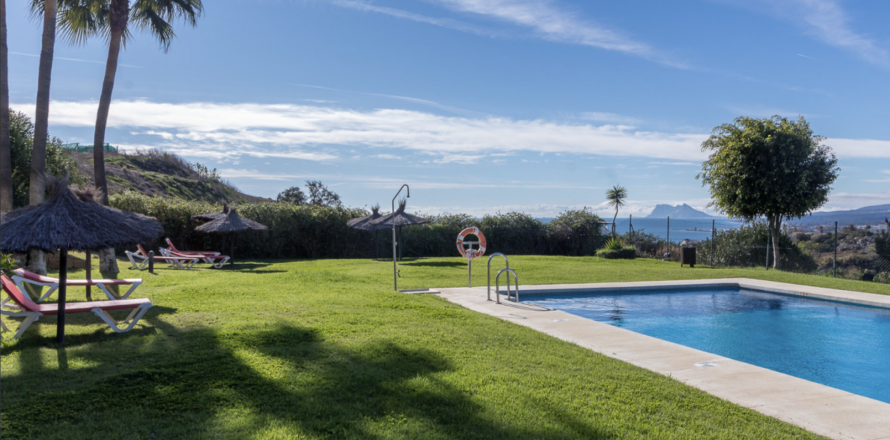 Apartment Manilva, Malaga, Spain 2 bedrooms, 100 sq.m. No. 109592