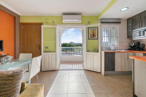 Apartment for sale Torrevieja, Alicante, Spain 2 bedrooms, 64 sq.m. No. 112863 - photo 4