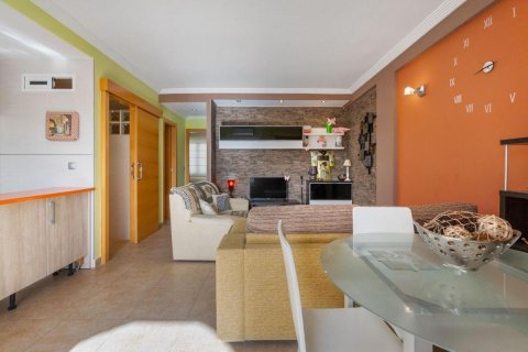 Apartment for sale Torrevieja, Alicante, Spain 2 bedrooms, 64 sq.m. No. 112863 - photo 2