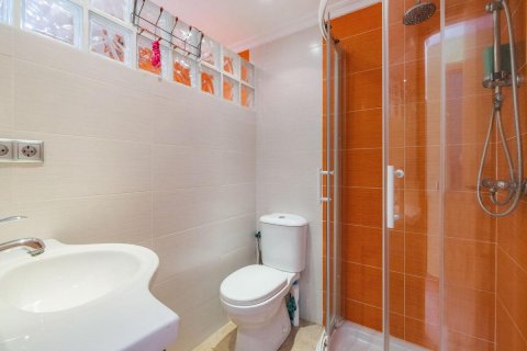 Apartment for sale Torrevieja, Alicante, Spain 2 bedrooms, 64 sq.m. No. 112863 - photo 13
