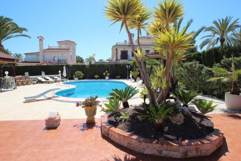 Villa à vendre Punta Prima, Alicante, Espagne, 4 chambres, 250 m2 No. 119252 - photo 16