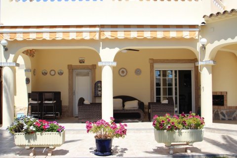 Villa à vendre Punta Prima, Alicante, Espagne, 4 chambres, 250 m2 No. 119252 - photo 3
