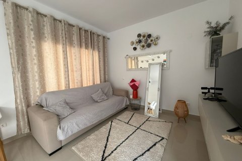 Dvīņu māja pārdošanā Punta Prima, Alicante, Spānijā 3 istabas, 146 m2 Nr. 119248 - attēls 4