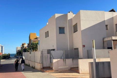 Dvīņu māja pārdošanā Punta Prima, Alicante, Spānijā 3 istabas, 146 m2 Nr. 119248 - attēls 29