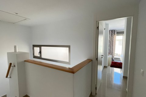 Dvīņu māja pārdošanā Punta Prima, Alicante, Spānijā 3 istabas, 146 m2 Nr. 119248 - attēls 19