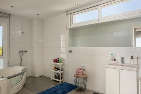 House for sale Lloret de Mar, Girona, Spain 4 bedrooms, 400 sq.m. No. 82184 - photo 27