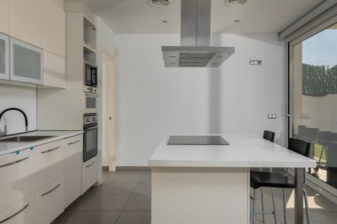 House for sale Lloret de Mar, Girona, Spain 4 bedrooms, 400 sq.m. No. 82184 - photo 24