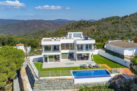 House for sale Lloret de Mar, Girona, Spain 4 bedrooms, 400 sq.m. No. 82184 - photo 18