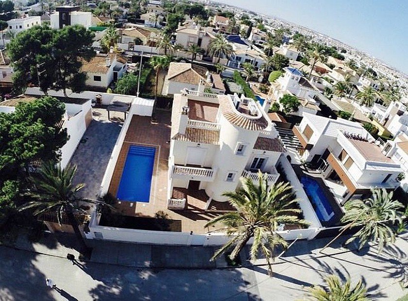 Villa in Cabo Roig, Alicante, Spanien 5 Schlafzimmer, 250 m2 Nr. 103700
