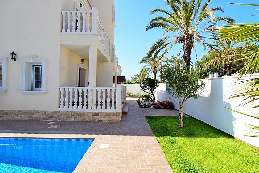 Villa in Cabo Roig, Alicante, Spanien 5 Schlafzimmer, 250 m2 Nr. 103700