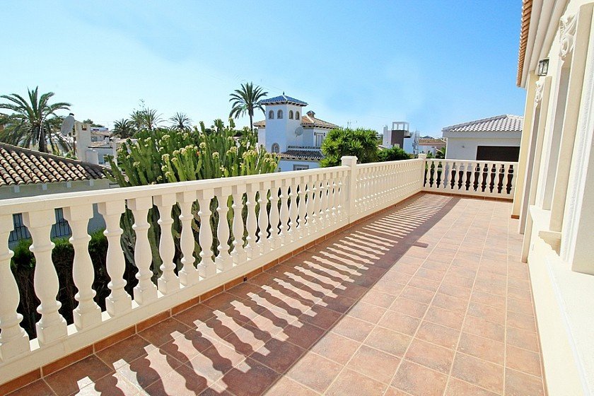 Villa in Cabo Roig, Alicante, Spanien 5 Schlafzimmer, 250 m2 Nr. 103700