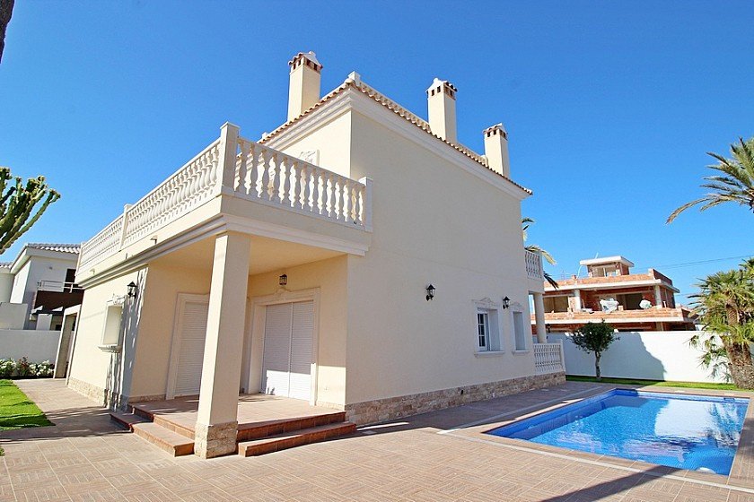 Villa in Cabo Roig, Alicante, Spanien 5 Schlafzimmer, 250 m2 Nr. 103700