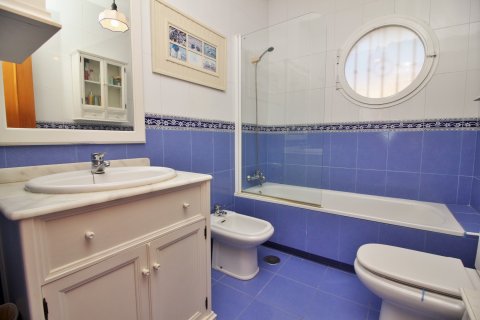 Apartment for sale Cabo Roig, Alicante, Spain 3 bedrooms, 100 sq.m. No. 118923 - photo 18