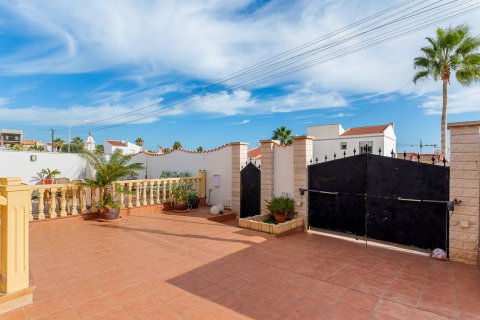 Продажа виллы в Сьюдад Кесада, Аликанте, Испания 4 спальни, 158м2 №118927 - фото 29