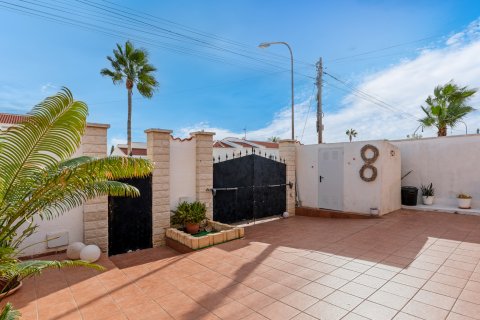 Продажа виллы в Сьюдад Кесада, Аликанте, Испания 4 спальни, 158м2 №118927 - фото 28