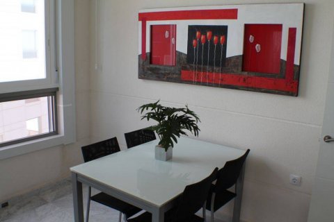 Продажа квартиры в Бенидорм, Аликанте, Испания 3 спальни, 103м2 №118930 - фото 9