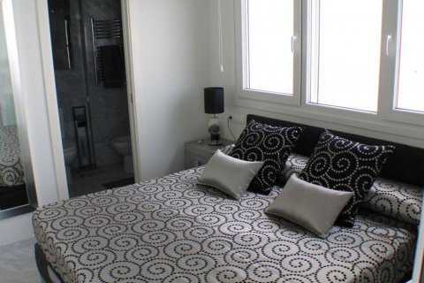 Продажа квартиры в Бенидорм, Аликанте, Испания 3 спальни, 103м2 №118930 - фото 16