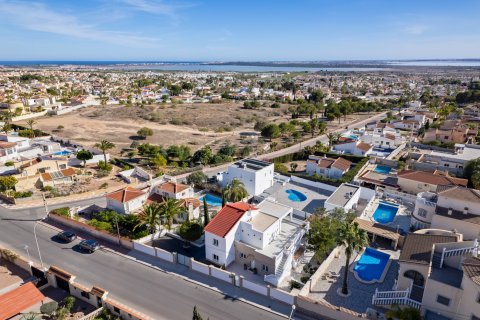 Villa till salu Ciudad Quesada, Alicante, Spanien 4 sovrum, 306 kvm. Nr. 118828 - foto 2