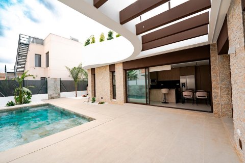 Villa till salu Alicante, Spanien 3 sovrum, 141 kvm. Nr. 100645 - foto 2