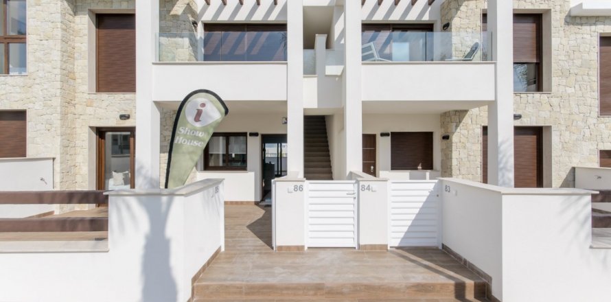 Bungalow Torrevieja, Alicante, Spain 3 bedrooms, 70 sq.m. No. 111449