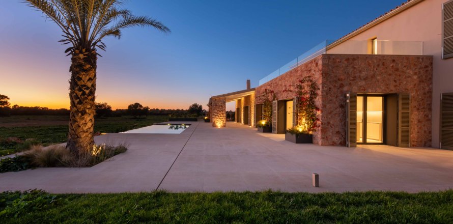 Финка в Ллукмайор, Майорка, Испания 3 спальни, 380м2 №111952