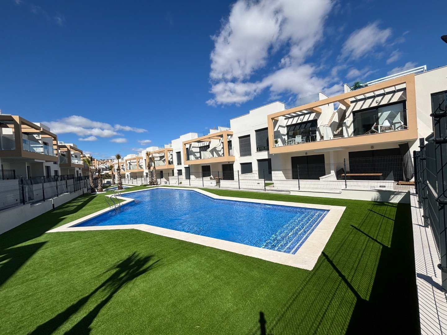 Appartamento a Villamartin, Alicante, Spagna 2 camere da letto, 64 mq. N° 95256