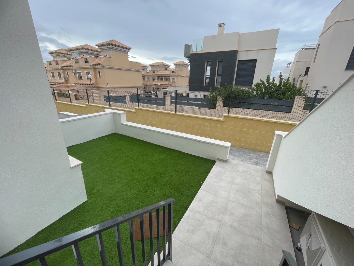 Appartamento a Villamartin, Alicante, Spagna 2 camere da letto, 64 mq. N° 95256