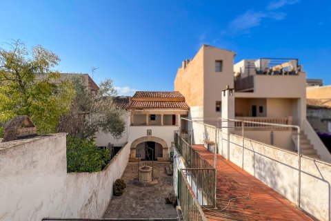 Townhouse for sale Llucmajor, Mallorca, Spain 8 bedrooms, 555 sq.m. No. 111862 - photo 3