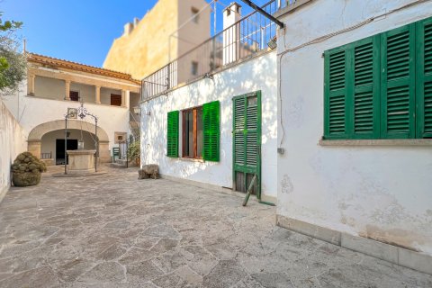 Townhouse for sale Llucmajor, Mallorca, Spain 8 bedrooms, 555 sq.m. No. 111862 - photo 2