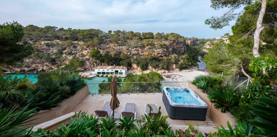 Villa Cala Pi, Mallorca, Spain 3 bedrooms, 165 sq.m. No. 111976