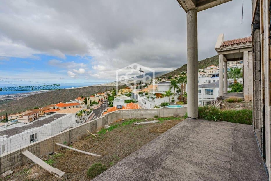 Villa a Adeje, Tenerife, Spagna 6 camere da letto, 845 mq. N° 94458