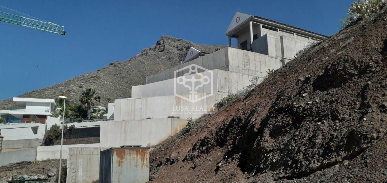 Villa a Adeje, Tenerife, Spagna 6 camere da letto, 845 mq. N° 94458