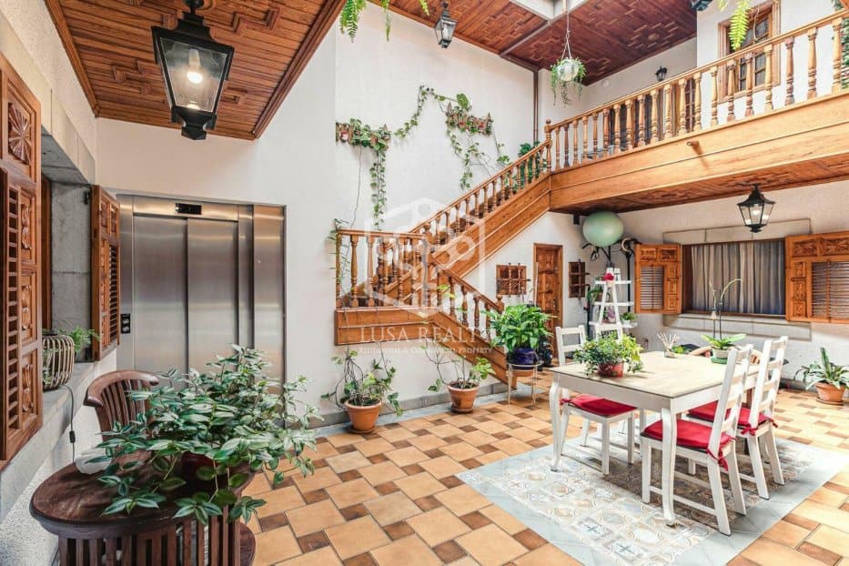 Commercial property à San Cristobal de La Laguna, Tenerife, Espagne 9 chambres, 980 m2 No. 94455